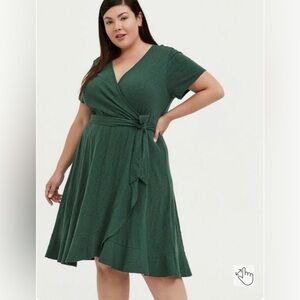 Torrid Women’s Forest Green Faux Wrap Midi Dress. Size 5X (28) SKU 104